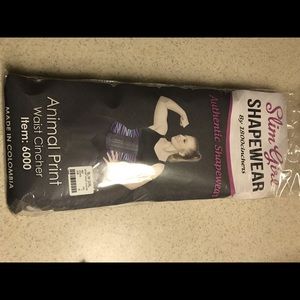 Waist cincher, great to workout in, brand new.